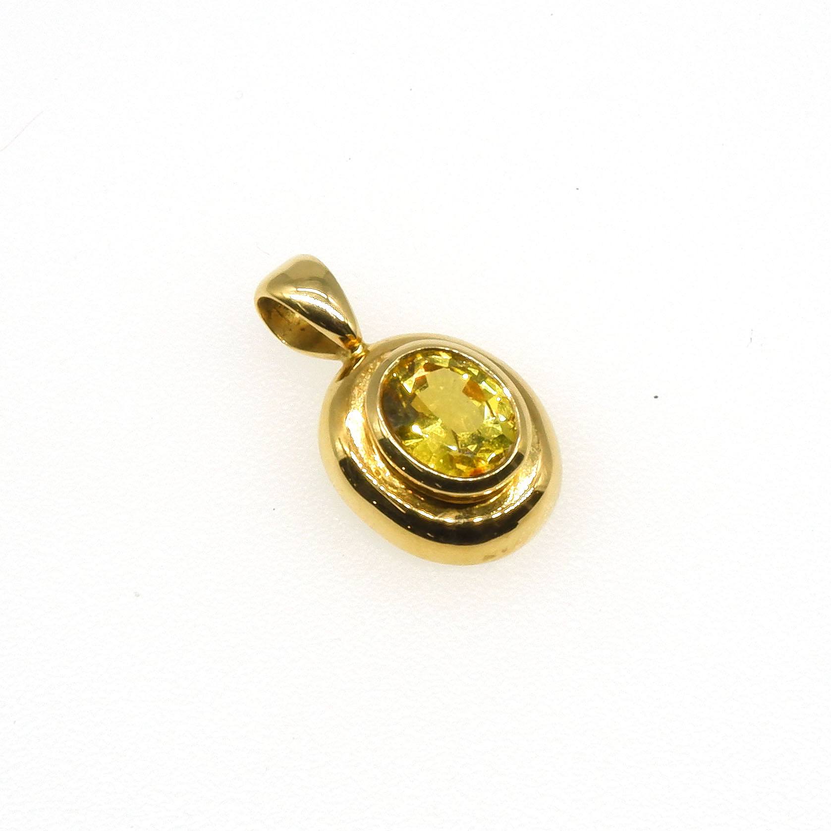 '18ct Yellow Gold Pendant with Oval Greenish Yellow Sapphire'