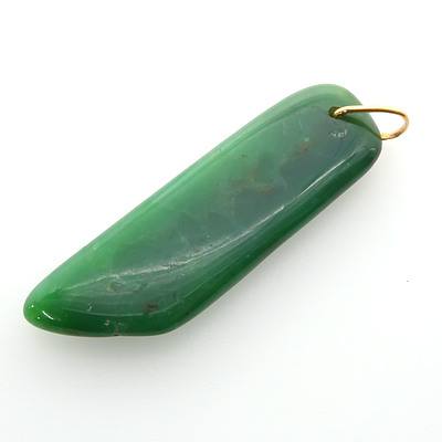 Chrysoprase Pendant With a Gold Jump Ring