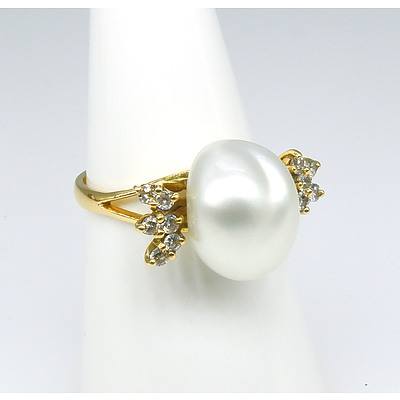 18ct Yellow Gold South Sea Baroque Pearl with Eleven Round Brilliant Cut Diamonds