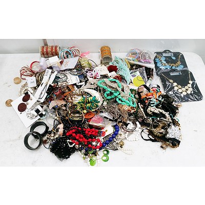 Various Jewellery Including Necklaces and Bracelets RRP Over $400