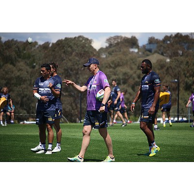 Kicking lesson with Brumbies assistant coach - Peter Hewat