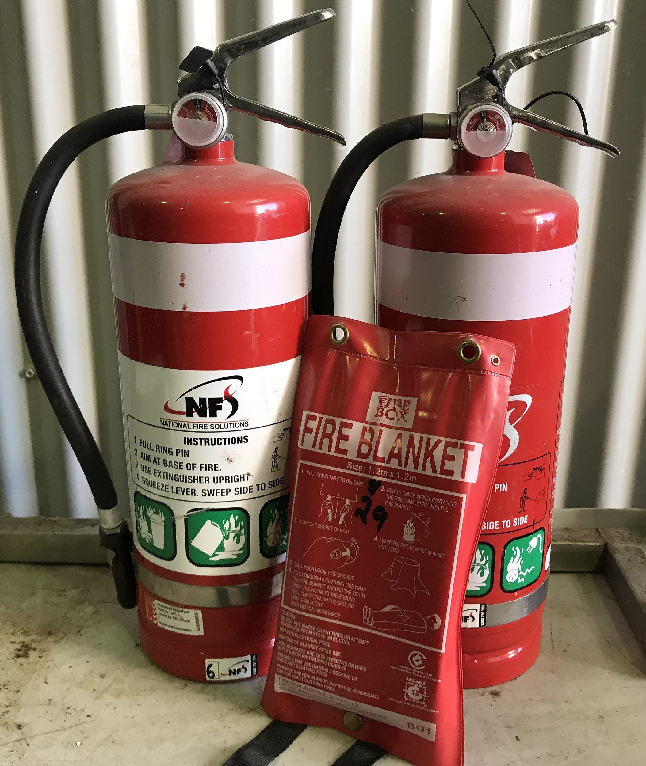 Two Fire Extinguishers Fire Blanket Lot 1069898 ALLBIDS   29986 34 