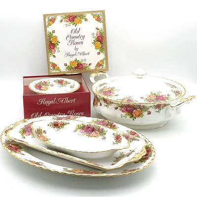 Extensive Ninety Eight Piece Royal Albert Old Country Roses Dinner Service, with Teapot, Serving Plates, Creamer Jug and More