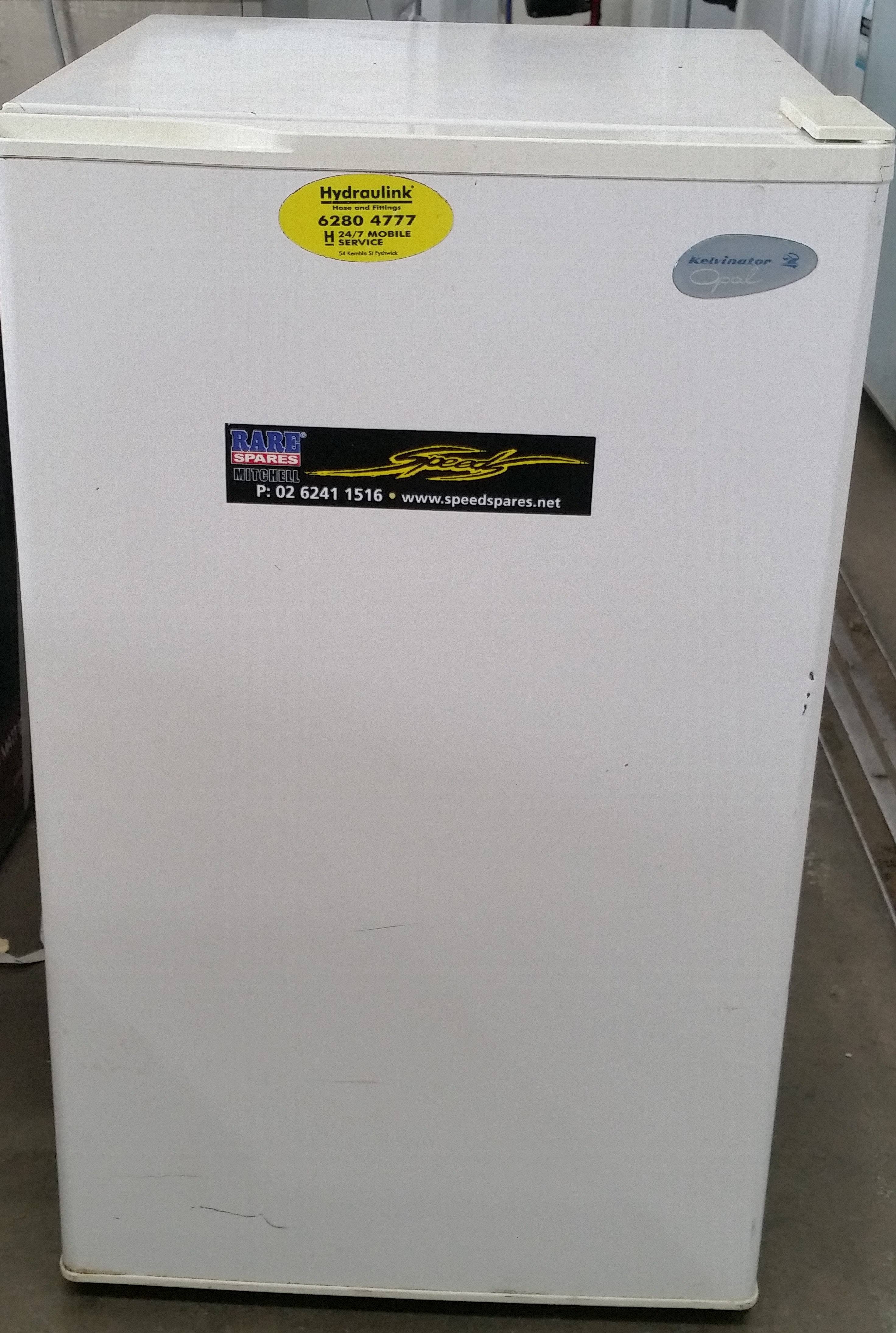 kelvinator 140 litre upright freezer