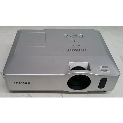 Hitachi (CP-X301) XGA 3LCD Projector