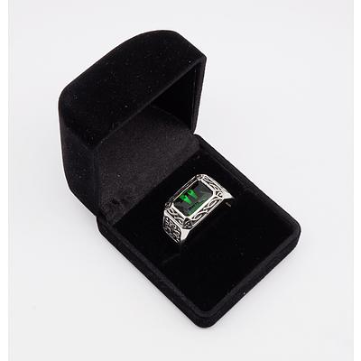 Sterling Silver Gentleman Ring with Green Paste