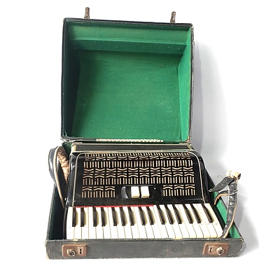 Paolo Soprani Piano Accordion Made In Italy in Felt Lined Carry Case