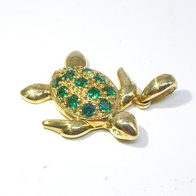9ct Yellow Gold Turtle Pendant With Twelve Created Green Gems, 2.5g