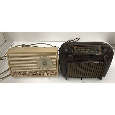 STC 1940's Bakelite AM Radio and Kriesler Radio