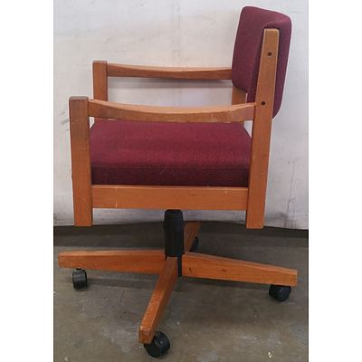 Doerner timber office chair - Lot Of 14