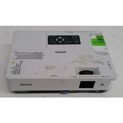 Epson (EMP-1715) XGA 3LCD Projector