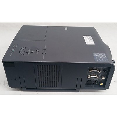 NEC VT440K SVGA 3LCD Projector