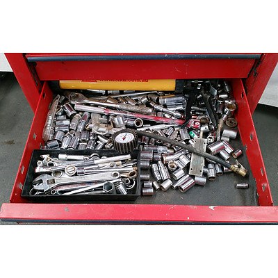 6 Drawer Rolling Tool Chest with Locking Wheels, Full of Equipment
