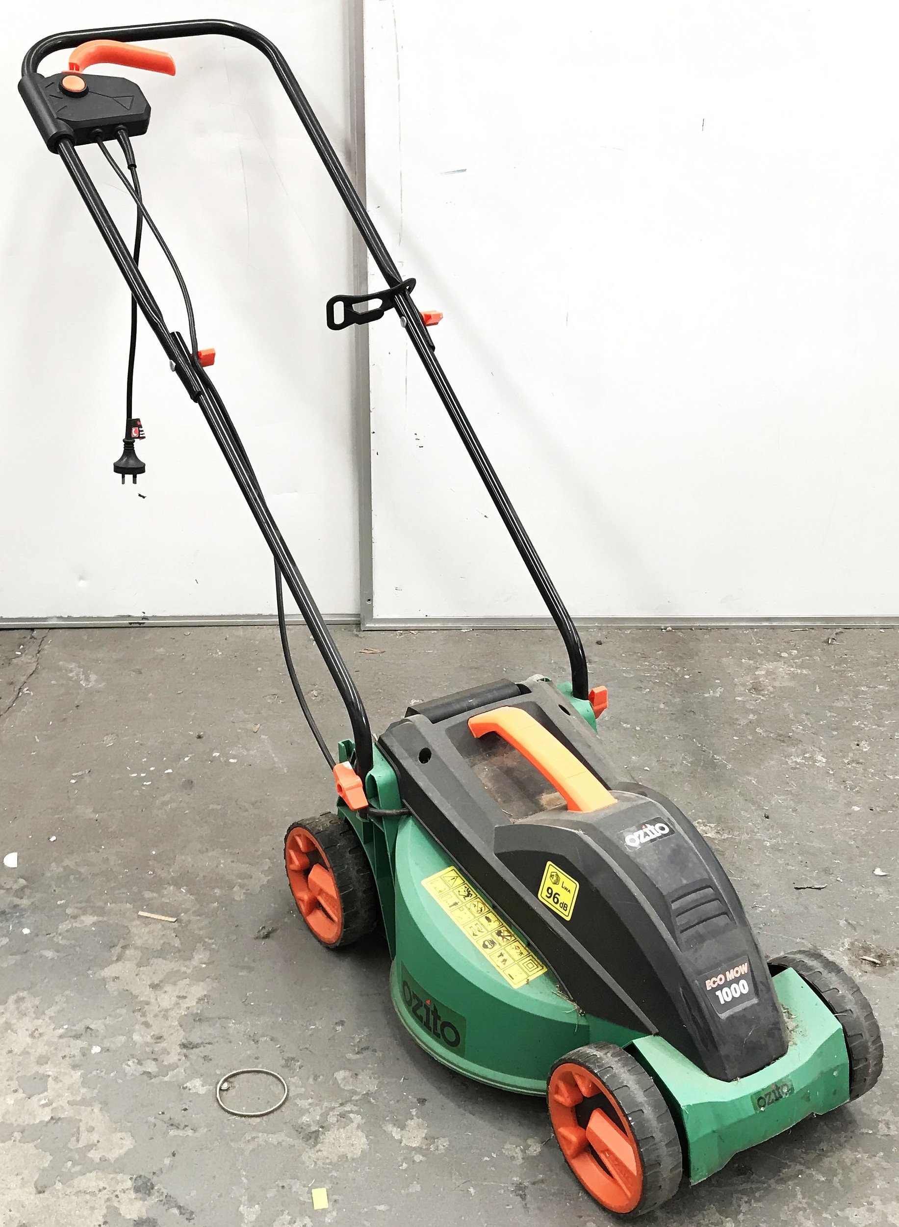 Ozito lawn mower eco mow 1000 sale