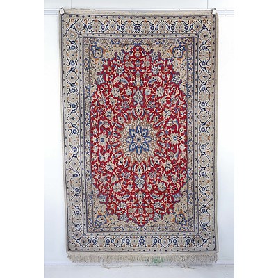 Persian Hand Knotted Wool Pile Isfahan Rug