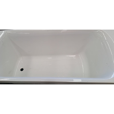 Kohler 1675mm Rectangular Patio Bath - New - RRP $380.00