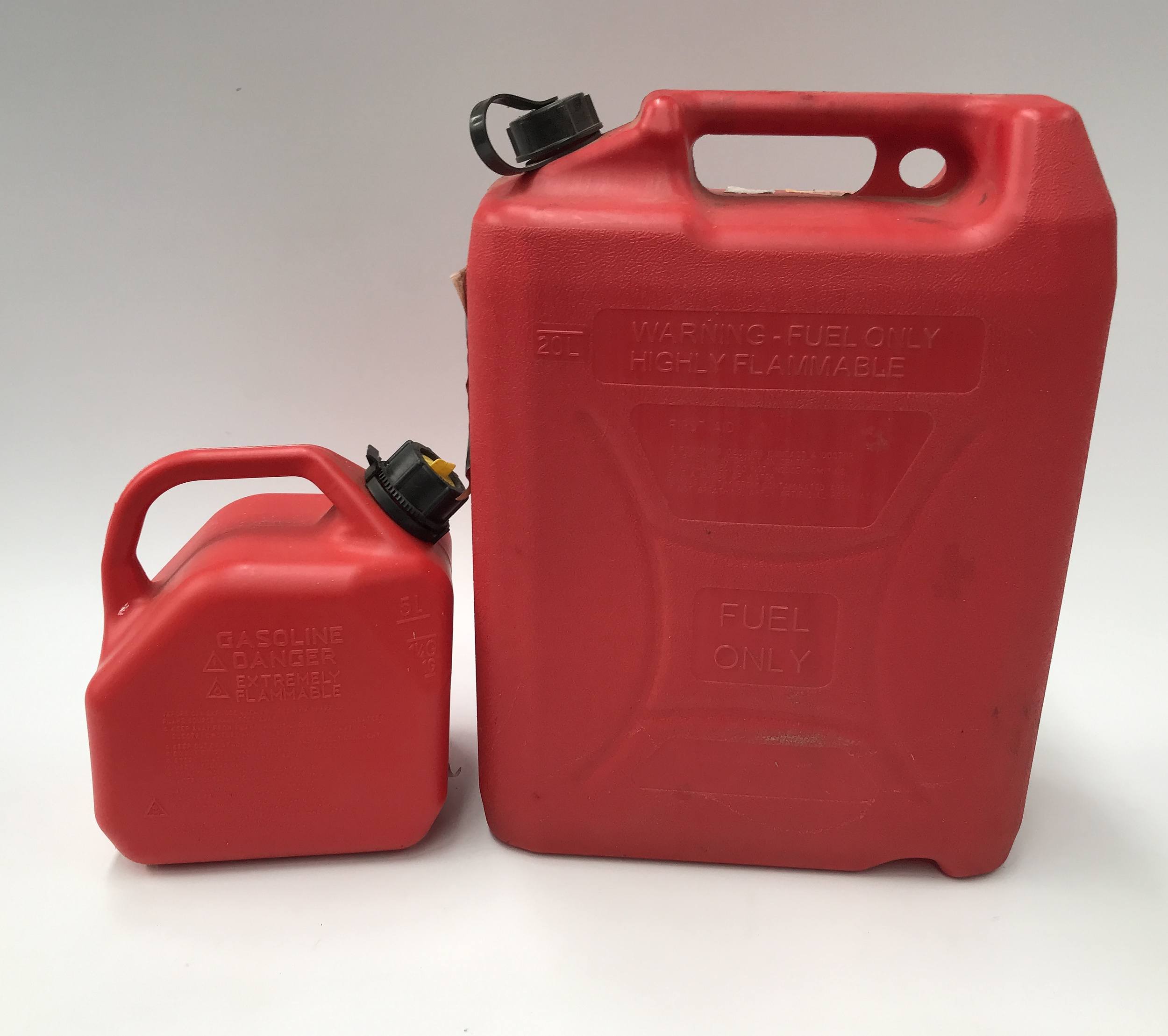 Two Fuel Containers 20L and 5L - Lot 1110586 | ALLBIDS