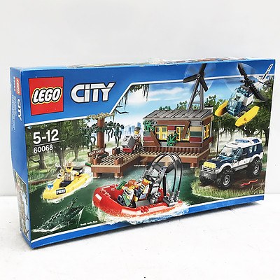 Lego City Crooks Hideout