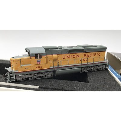 Atlas Union Pacific HO SD-24 Model Locomotive (RRP $425) and Walthers Thrall-Door Box Car (2 Pack) Chandler Corp.