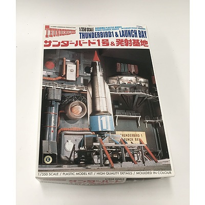 Aoshima 'Thunderbird1 and Launch Bay' Plastic Model Kit