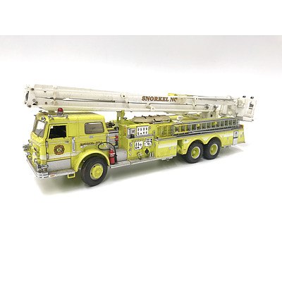 Franklin Mint Precision Models Pierce Snorkel Fire Engine Detailed Model Limited Edition 0563/1500