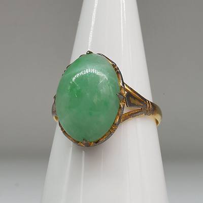 22ct Yellow Gold Ring with Oval Jade Cabochon