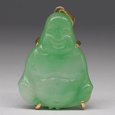 18ct Yellow Gold Pendant with Carved Apple Green Jade Buddha