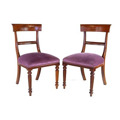 Mid Victorian Mahogany Dining Suite Circa 1860 Comprising a Two-Leaf Extension Table and Six Bar Back Chairs