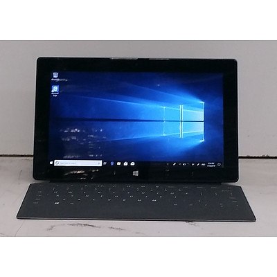 Microsoft Surface (1601) Pro 2 10-Inch 256GB Core i5 (4300U) 1.90GHz 2-in-1 Detachable Laptop