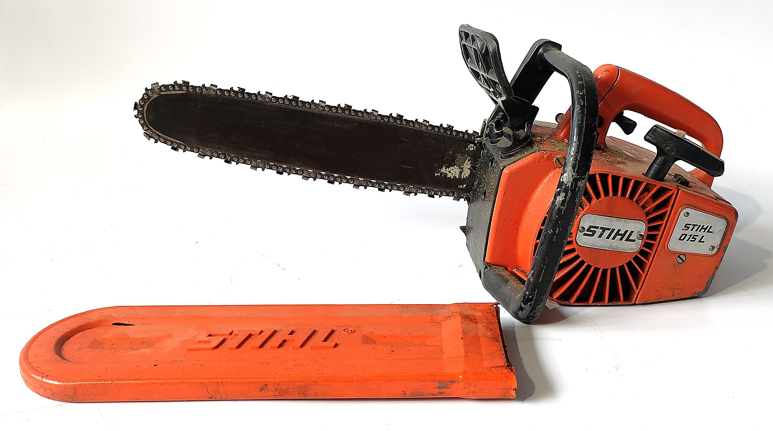 Stihl D15L Chainsaw, Has Compression, Lot 1093166 ALLBIDS