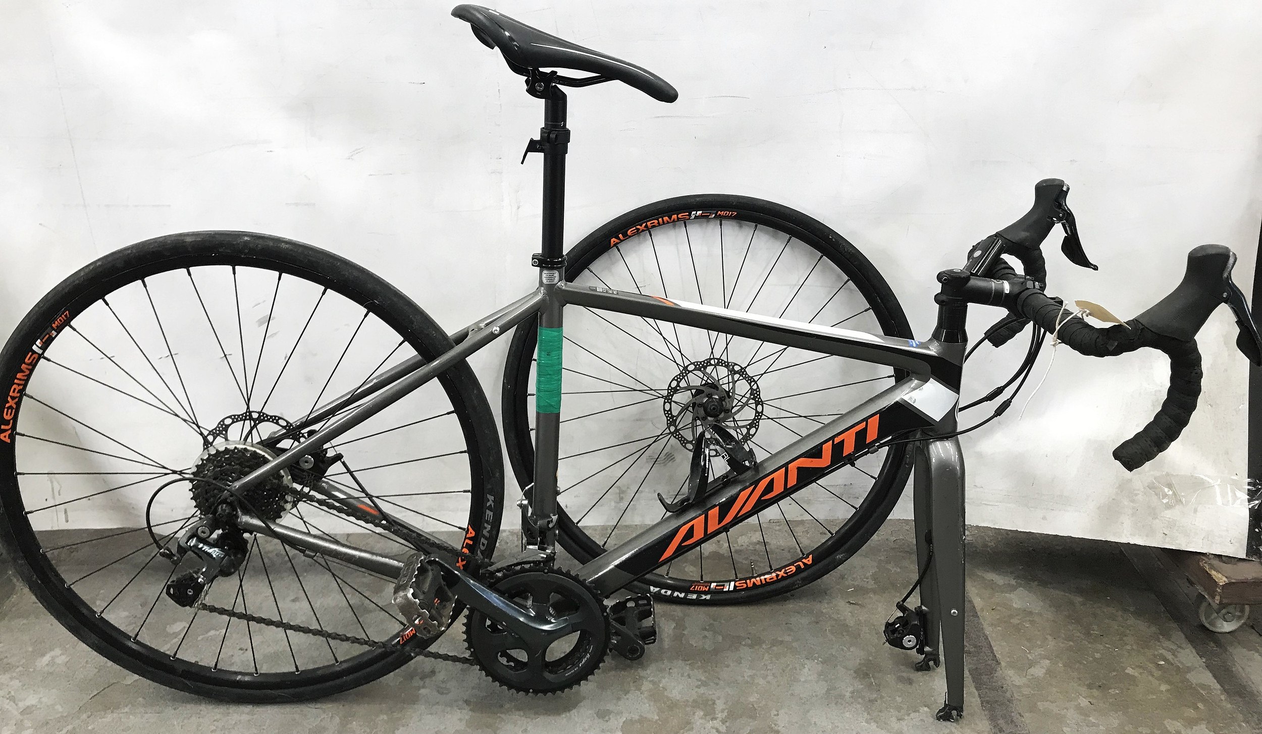 avanti sprint road bike price