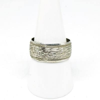9ct White Gold Band, Uniform Band with Patterned finish 