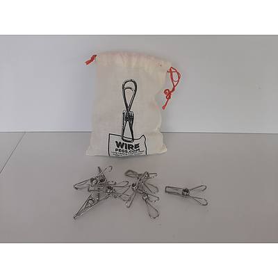 A bag of 50 grade 201 ss wire clothing pegs (1.75 mm diameter)
