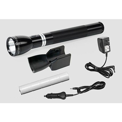 Maglite Charger LED Professional Flashlight - New