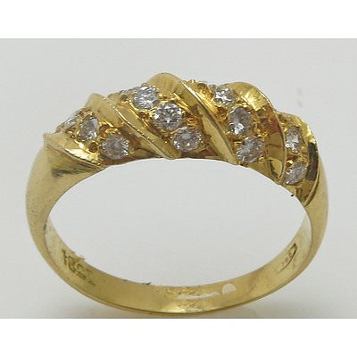 18Ct Gold Diamond Ring: Stamped [18Ct]