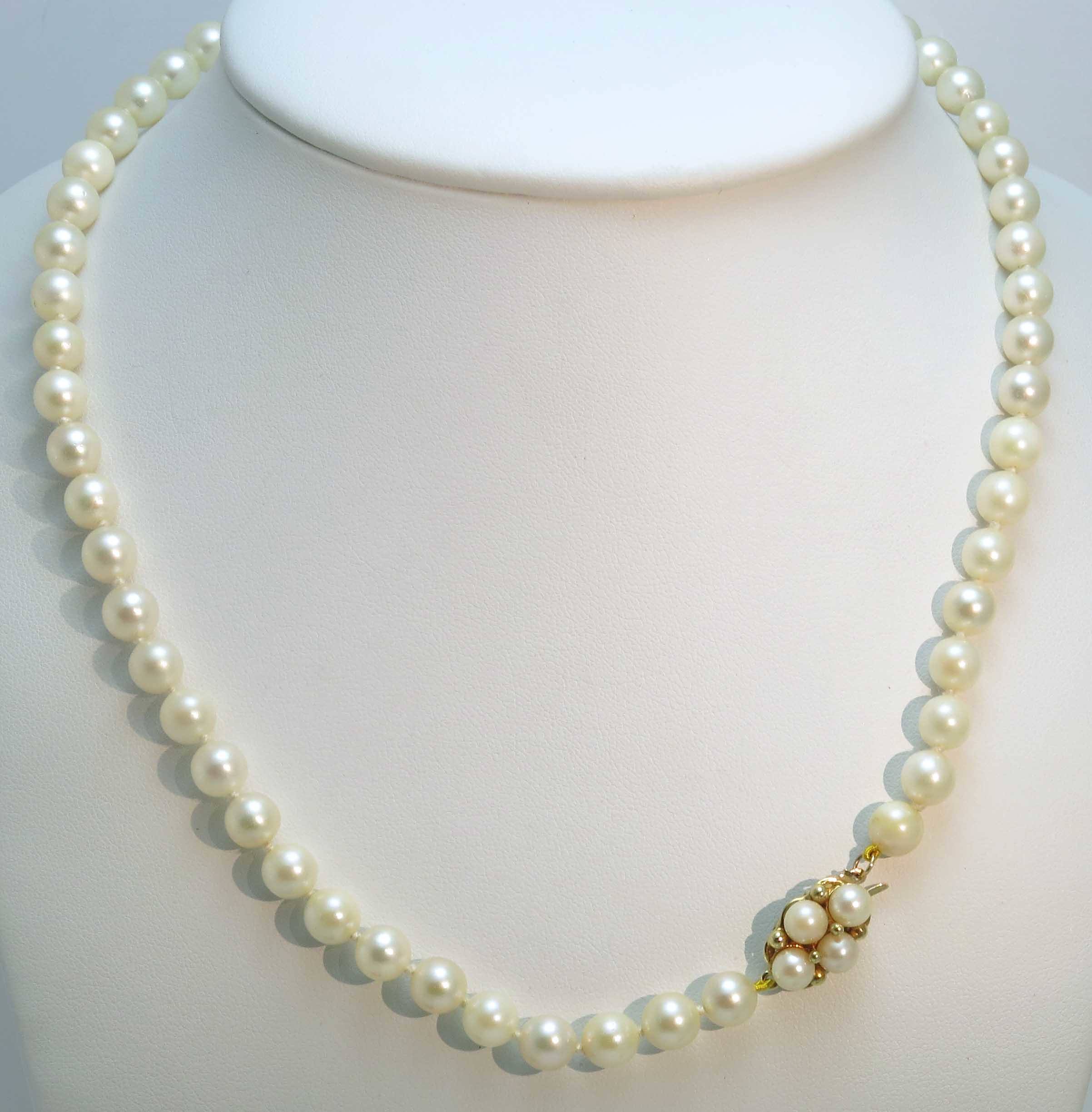 Akoya Japanese Cultured Pearl Necklace - Lot 1083196 | ALLBIDS