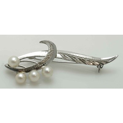 Vintage Silver Pearl Brooch