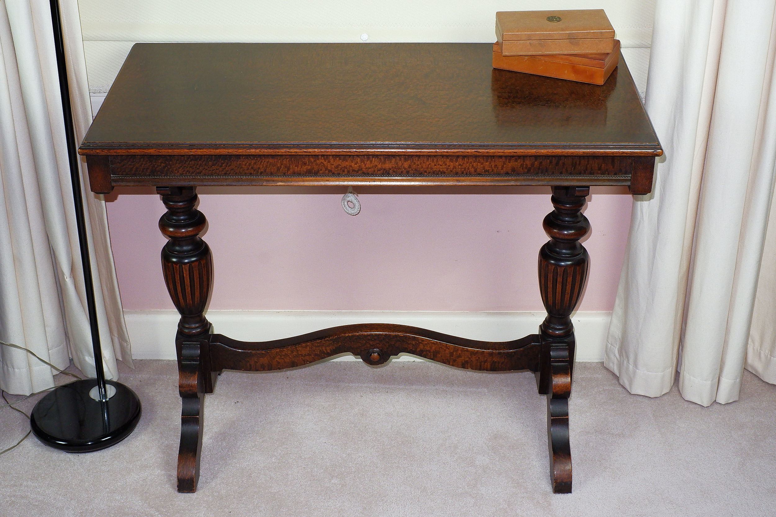 1920s Silky Oak Side Table Lot 1080098 Allbids