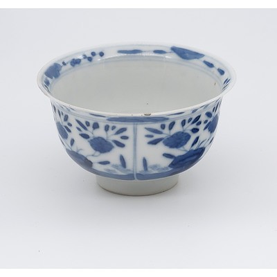 Small Chinese Blue and White Teabowl, Kangxi Period 1662-1722