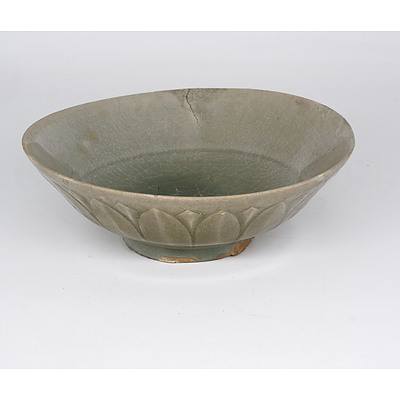 Korean Celadon Carved Lotus Dish, Koryo Goryeo Dynasty (918-1392) 