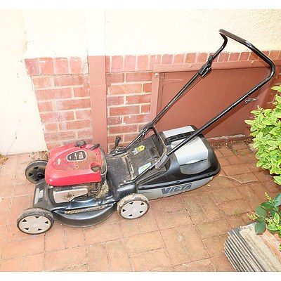 Briggs & Stratton 725 Series Lawnmower