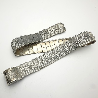 Heavy Caucasian Silver Belt with Cast Foliate Relief Panel Links, 693g, Hallmarked in Cyrillic C.N, Knight's Head and Cross Engraving to Buckle