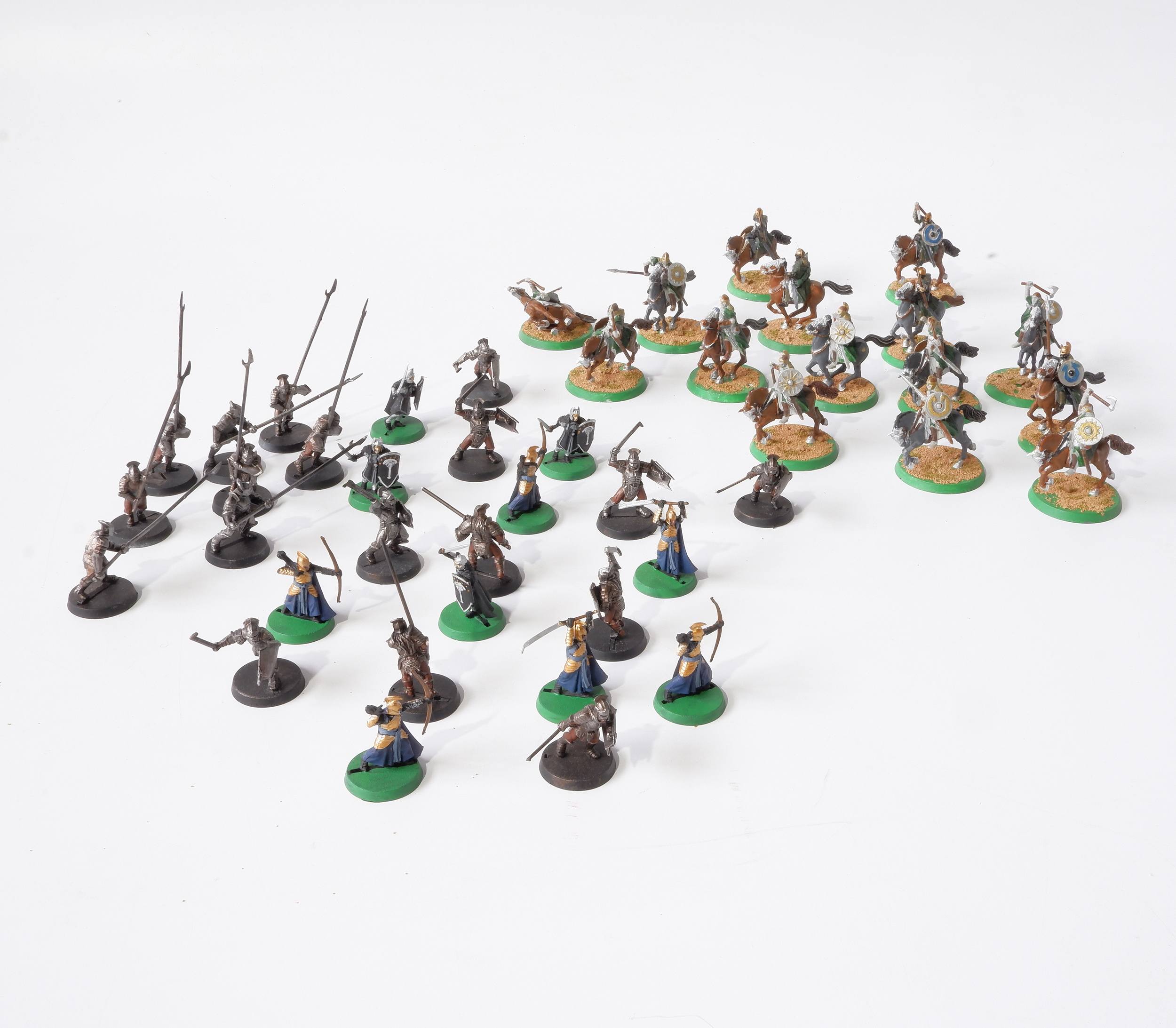 46 Plastic Warhammer Figures from Lot 1118012 ALLBIDS