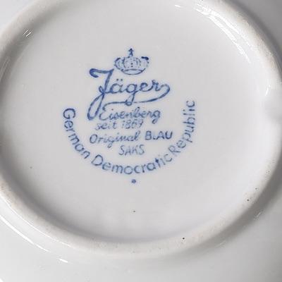 Fifteen Piece Jager Eisenberg Crockery Set, Including Spice Canisters and Salad Bowls