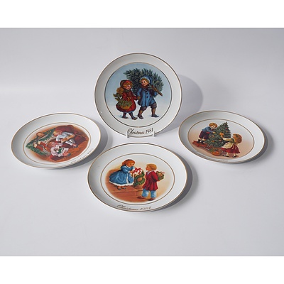Set of Four Vintage Avon Christmas Plates