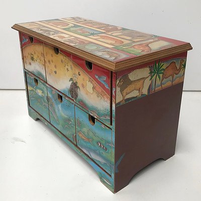 Wooden Storage/Memory Box with Detailed Animals Lacquered Veneer