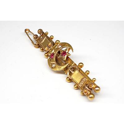 Antique Australian 15ct Yellow Gold Bar Brooch with Garnet Topped Doublets and Two Half Seed Pearls