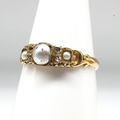 18ct Yellow Gold Ring with Diamonds, Seed Pearls and Glass Pearl