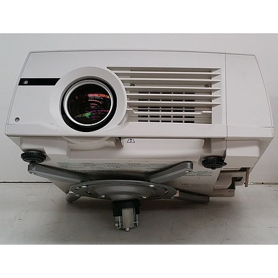 Mitsubishi (XL6500U) XGA 3LCD Projector