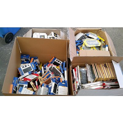 Bulk Pallet Lot Of Mixed Iphone And Samsung Cases